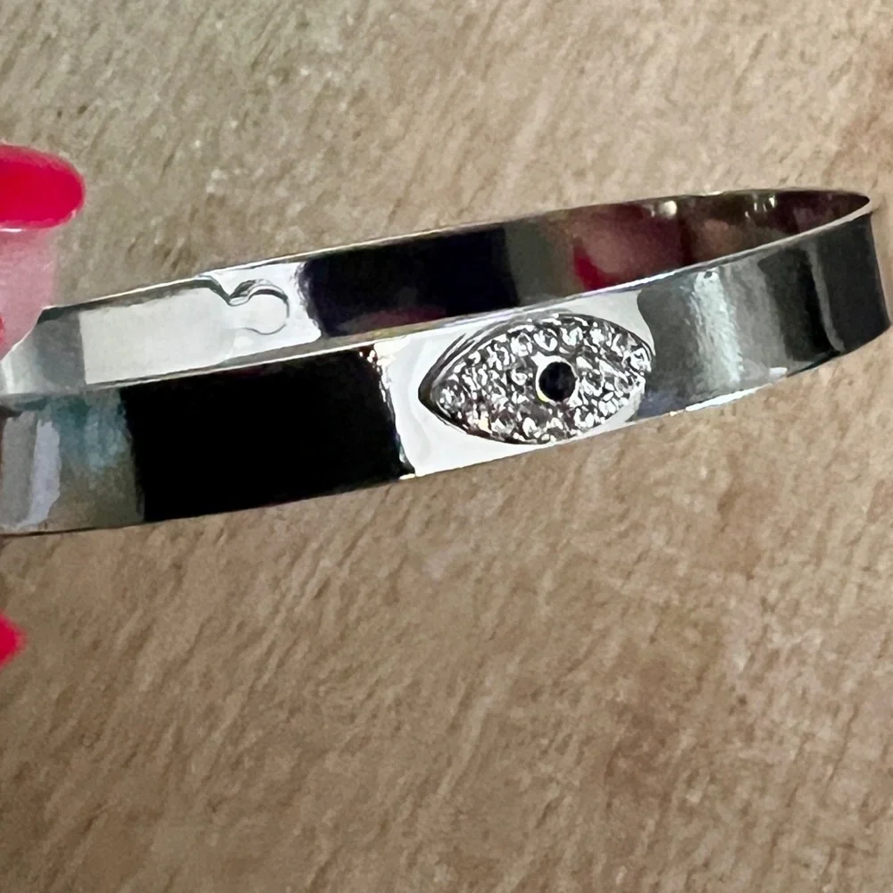 NEW MARLYN SCHIFF Evil Eye Clasp Bangle Bracelet in Silver Tone 7.25”